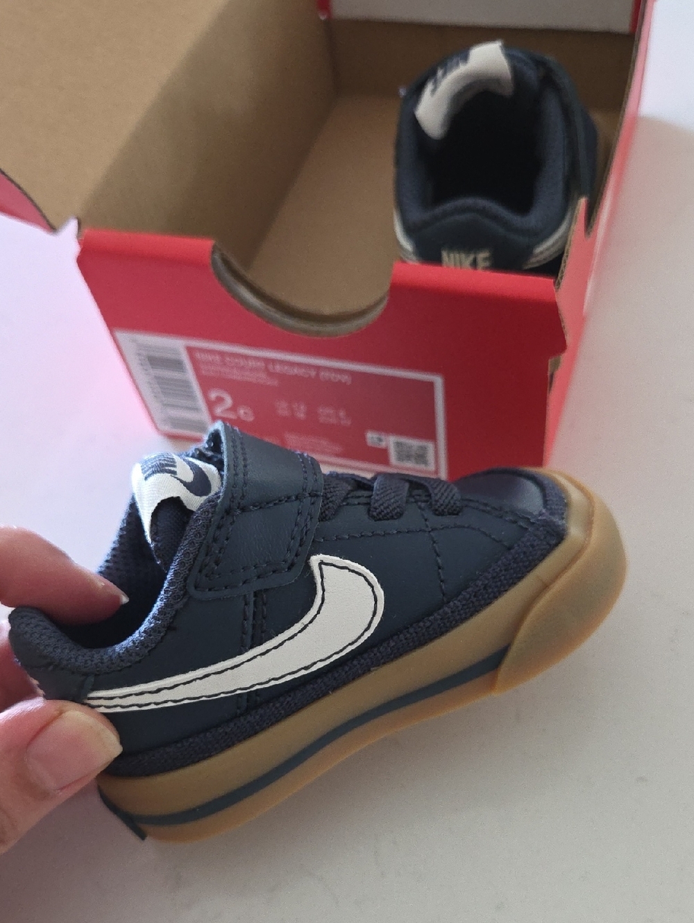 Nike Kids Navy, White & Gum Low-Top Sneaker